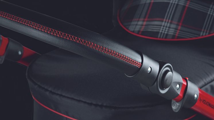 Klassiske GTI-detaljer kendetegner kombivognen fra Volkswagen, fx de røde stikninger på styretøjet