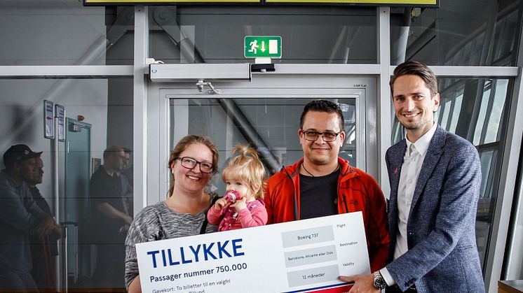 Norwegian fejrer passager nummer 750.000 i Billund