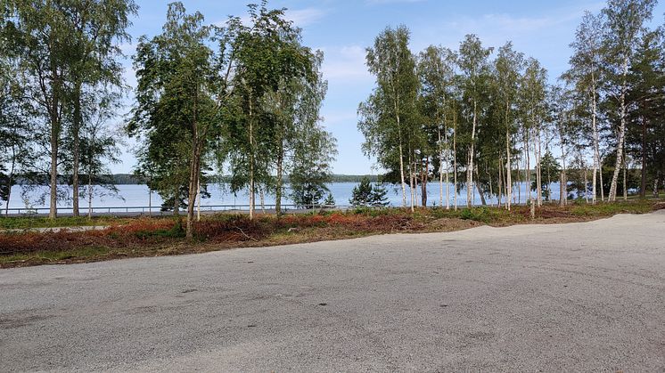 Käppstabadet med den nya utsikten från parkeringen.
