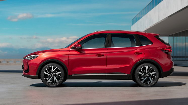 MG ZS Hybrid+ sivu.jpg