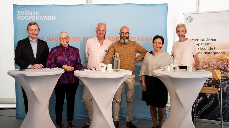 Dennis Wedin (m) bostads- & fastighetsborgarråd, Stockholms stad, Emma Hult (mp) riksdagsledamot, bostadspolitisk talesperson mp, Yves Chantereau ordf Equator Fastighetsutv, Jonas Häggqvist vd Colive, Eva Nordström vd SKB, Sofia Arkelsten.