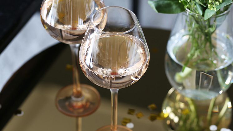 Rosefargede glass Odyssé Hadeland Glassverk