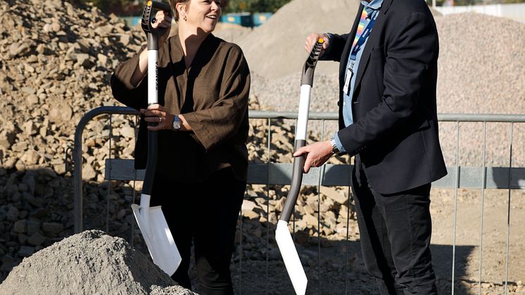 Katrin Stjernfeldt Jammeh, kommunstyrelsens ordförande, och Staffan Andersson, vice VD Skanska Sverige