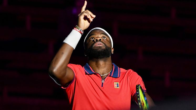 Frances Tiafoe vid vinsten av sin första match i Stockholm Open
