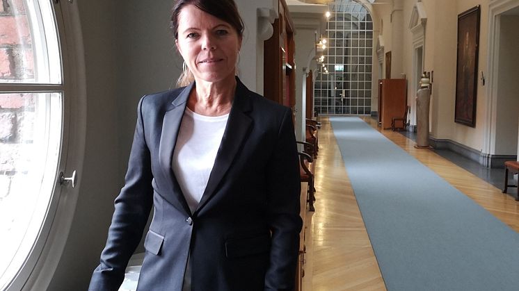 Isabel Smedberg-Palmqvist (L) kommenterar skolresultaten på Järva