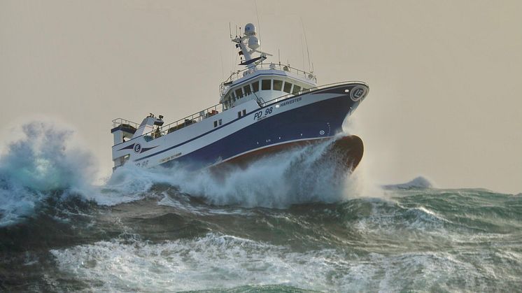 Harsh weather and high seas require hardy fishermen and boats alike. Lunar Fishing, which has been hailing from Peterhead, Scotland, for many years, knows this better than most. Foto: Lunar Fishing.