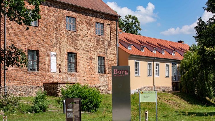 Die Kammerakademie Potsdam macht bei den „Verwunschenen Konzerten“ auch Station im Gewölbekeller in der Burg Beeskow. TMB-Fotoarchiv: Steffen Lehmann 