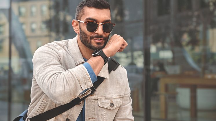 Säg hej till ny röstfunktionalitet — ihopkopplad med din smartphone kan du med Venu 2 Plus ringa, skicka sms och till och med använda din telefons röstassistent, direkt på din handled.