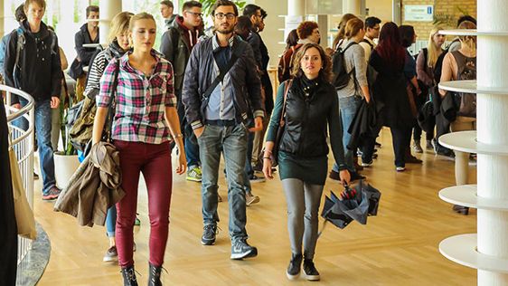 Ny termin med nära 23 000 antagna studenter