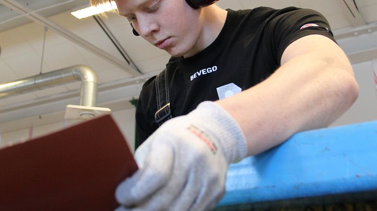 Final i SM för unga plåtslagare 2015: 2:a placerade Viktor Wahrenberg, Leksands gymnasium, Leksand.