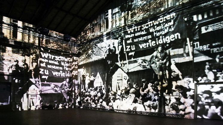 Kunstkraftwerk Leipzig - Blick in die Ausstellung "Boomtown"