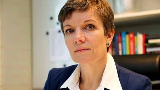 - Politikerne må forplikte seg til å prioritere helse høyt, sier Marit Hermansen.