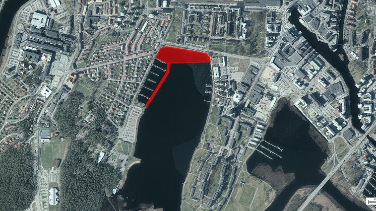 Isbrytning för dagvattenledning i Mariebergsviken