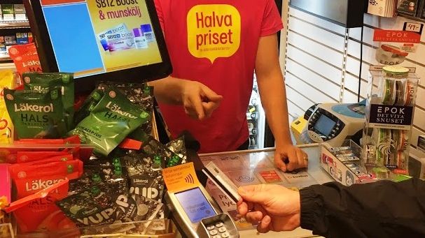 Kontantlösa betalningar växer hos 7-Eleven och Pressbyrån