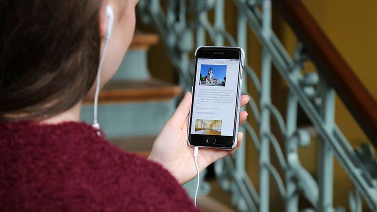 Mit einem Audioguide können Sehbehinderte die Kongresshalle entdecken