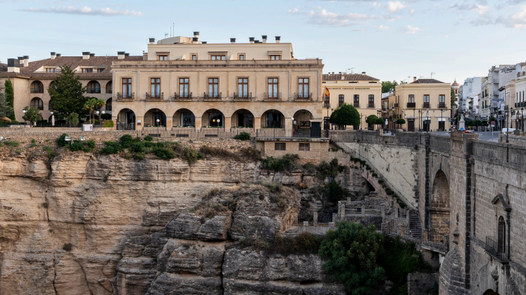 Paradores_2024_EN.pdf