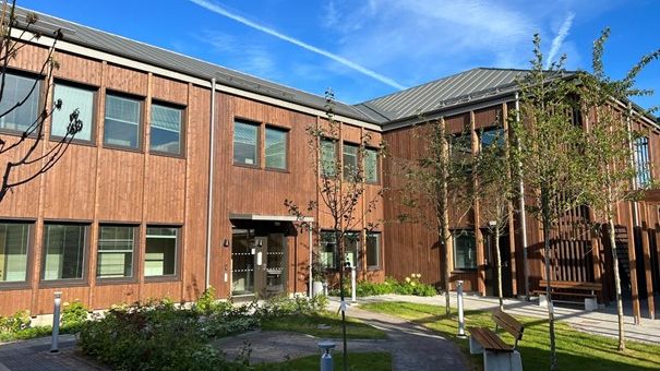 I september flyttar förväntansfulla hyresgäster in i kommunens nya grupp- och serviceboende i Kolla i centrala Kungsbacka.
