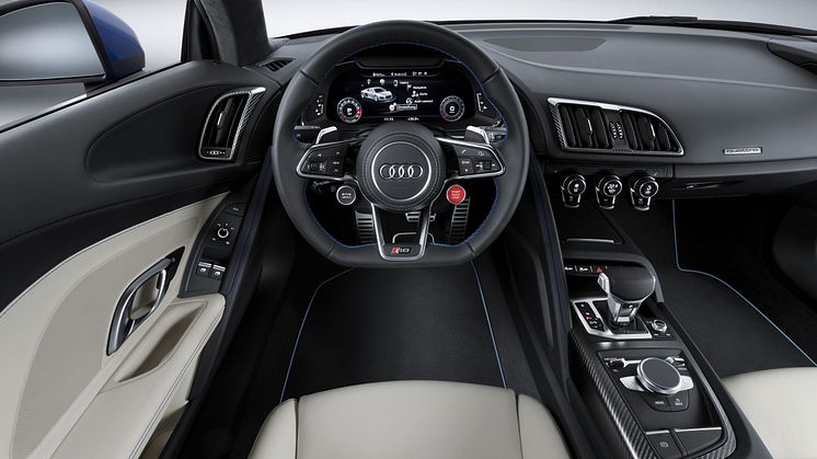 Audi R8 cockpit