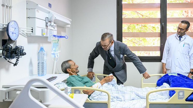 Al-Haouz Earthquake: His Majesty the King Visits Injured and Donates Blood