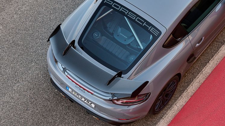 4 - 718 Cayman GT4 RS.jpg
