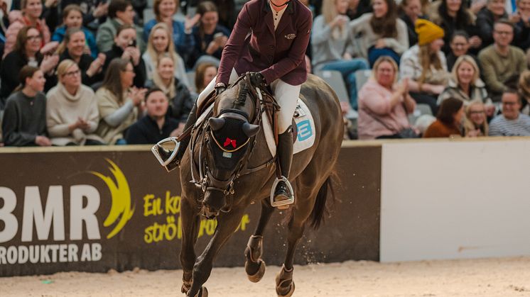 Emma Emanuelsson - Canbella Blue PS, - Jump Club Ridsportförening