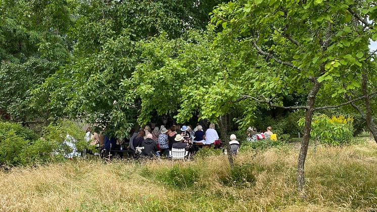 Pressinbjudan: Poesikväll på Krusenstiernska gården