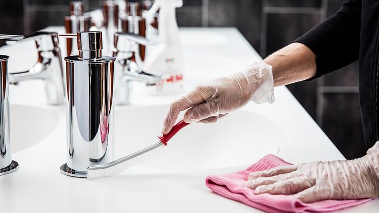 Engångshandskar är effektivt som skydd men huden innanför behöver extra omsorg