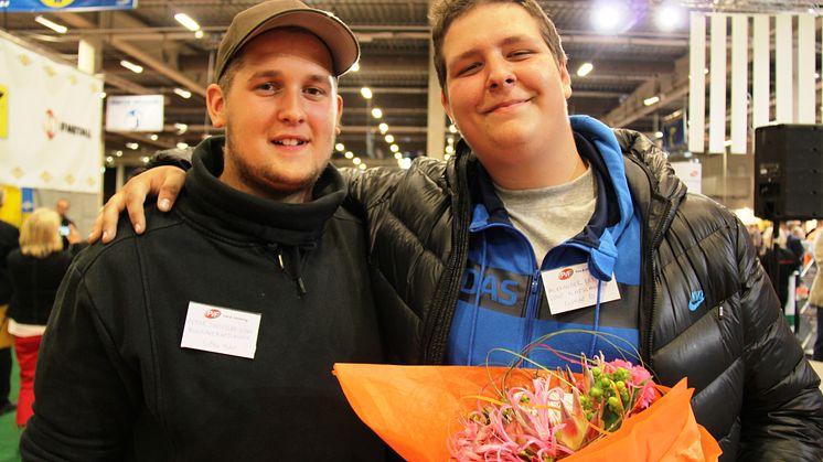 Petter och Alexander tävlade sig till var sitt sommarjobb!