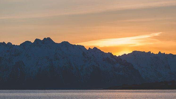 Beeindruckende Natur und tolles Licht hoch oben in Nordnorwegen. Hier ist es gerademal 2 Uhr nachmittags und die Sonne hat schon wieder ihren Rückzug angetreten.