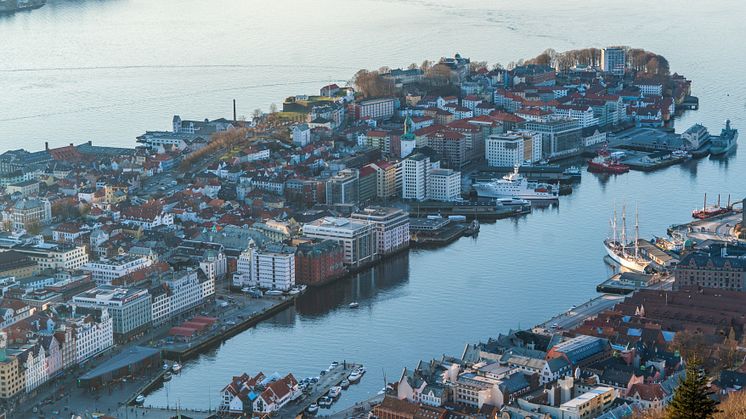 Hordaland er et av fylkene som opplever en økning i betalingsvansker. Foto: Bergen, Unsplash. 