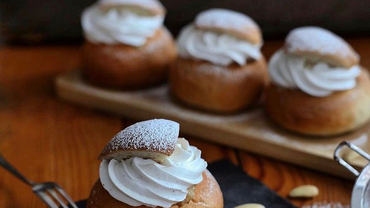 ”Stans bästa semla” finns i Mjölby och är vegansk! Foto: Open New Doors