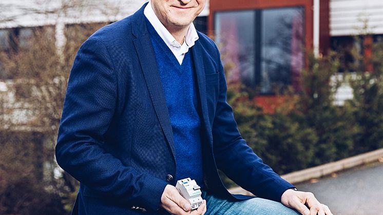 Leif Hallén med personskyddsbrytare från Hager