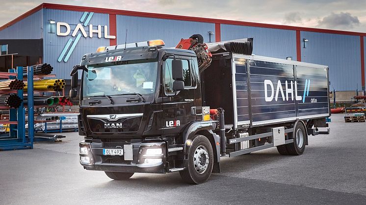 Dahl Sverige AB har centrallager i Kallhäll, Järfälla, och ett åttiotal butiker runt om i landet varav fyra i Göteborg. 