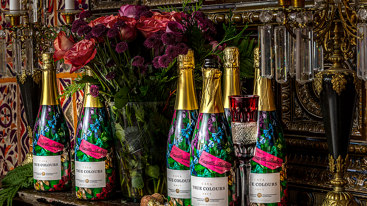 True Colours Cava Winter Edition by Camilla Thulin