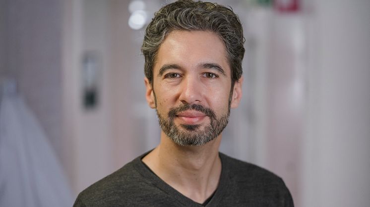 Felipe Cava, professor vid Institutionen för molekylärbiologi.  Foto: Mattias Pettersson
