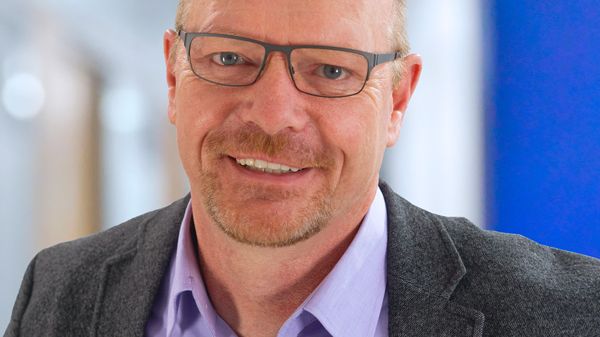 Olaf Wortmann feiert 40. Dienstjubiläum bei Westfalen Weser