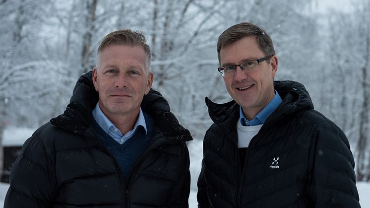 Till vänster Markus Eriksson VD och till höger Christian Björklöf Styrelseordförande för Hemavan Alpint