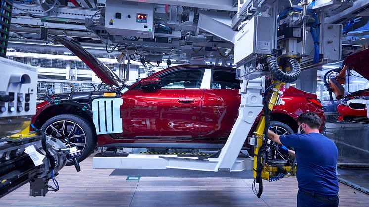 P90440381_highRes_bmw-group-plant-muni (1).jpg