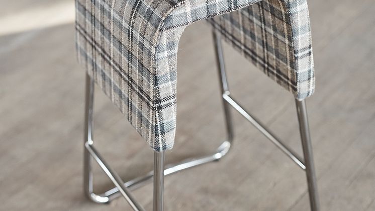 MATERIA Plint bar stool side