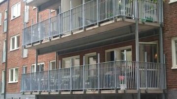 Äldreboendets nya balkonger på plats i Kortedala
