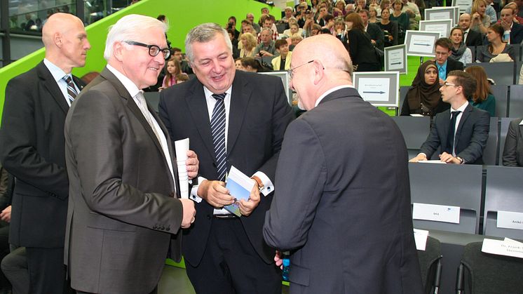 Verabschiedung der Absolventinnen und Absolventen des Akademischen Jahres 2013/2014