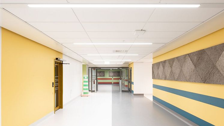 Väggabsorbenter i O-huset, Karolinska Universitetssjukhuset i Huddinge.