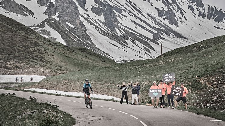 Når Cykelnerven indtager de franske bjerge til sommer, bliver det med APCOA på trøjen som ny sponsor. Foto: Cykelnerven