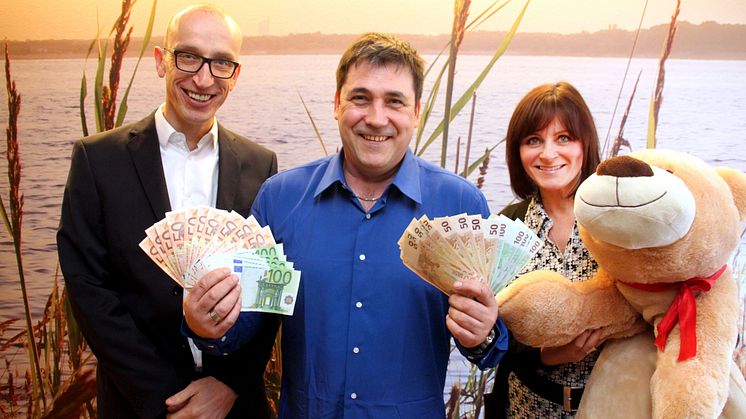 Peter Männig, Assistent des Vorstandes der Mitteldeutschen Kinderkrebsforschung, Daniel Grahl, Betreiber des Kionos in Taucha und Mona Meister vom Kinderhospiz Bärenherz