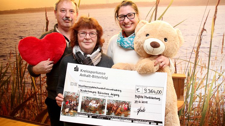 Udo und Kerstin Schulz mit Ulrike Herkner im Kinderhospiz