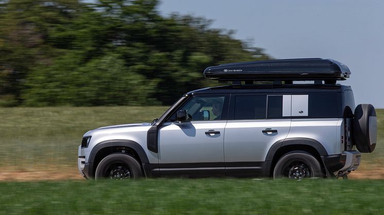 Land Rover Defender_dirt road (4)