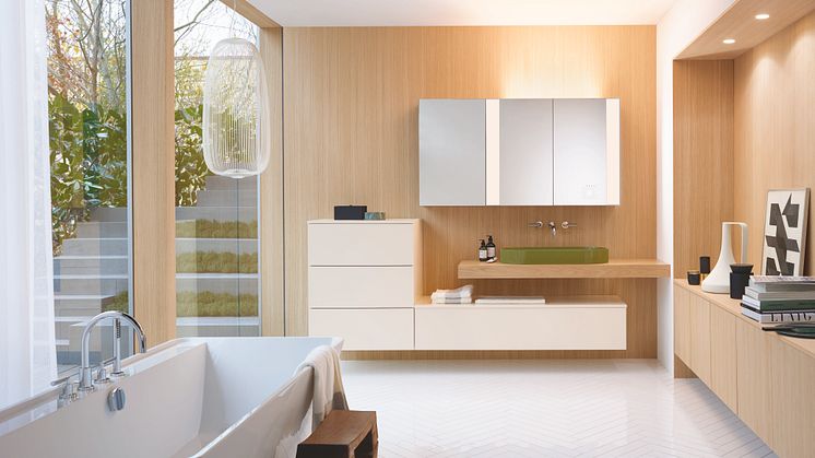 RL40 Room Light-Spiegelschränke von burgbad bringen eine neue Beleuchtungsqualität ins Bad.
