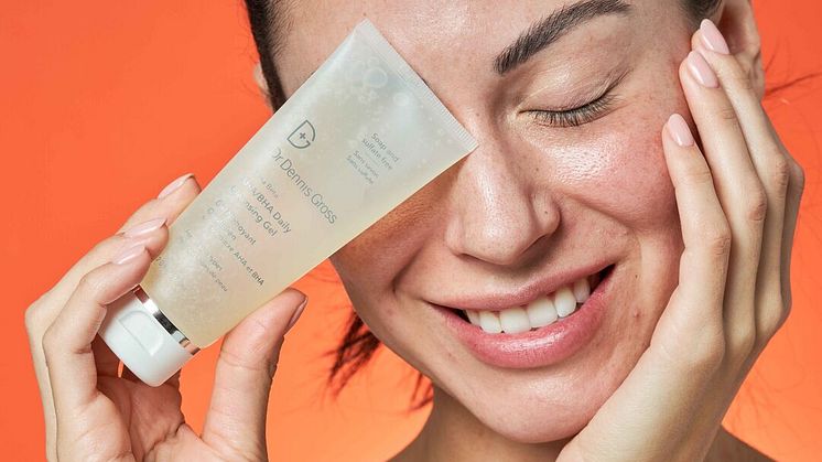 Alpha Beta® AHA/BHA Daily Cleansing Gel social 2