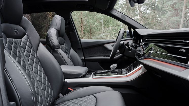 Audi Q7 TFSI e (Navarreblå)
