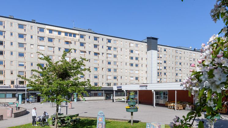 Från och med den 1 januari 2021 tar Bostadsbolaget över ägandet av Hammarkulletorget. GöteborgsLokaler fortsätter att förvalta lokalerna.
